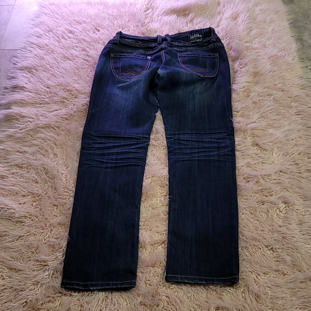 Distressed Jeans - Picture 5 of 6